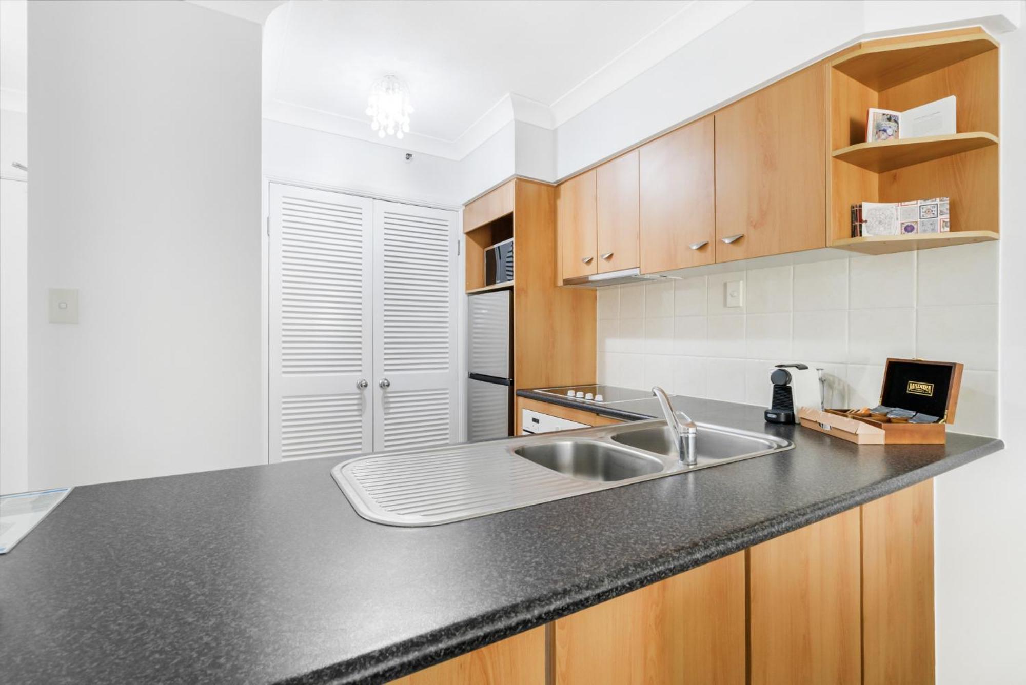 Apartment Broadbeach 1-bed With Pools, Gym & Secure Parking