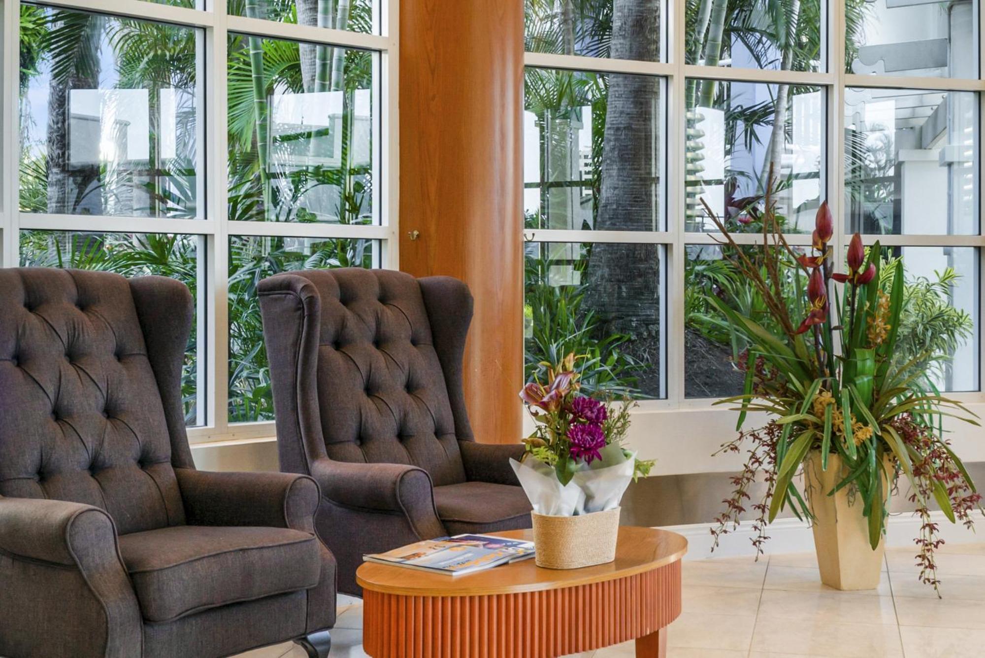 Broadbeach 1-bed With Pools, Gym & Secure Parking